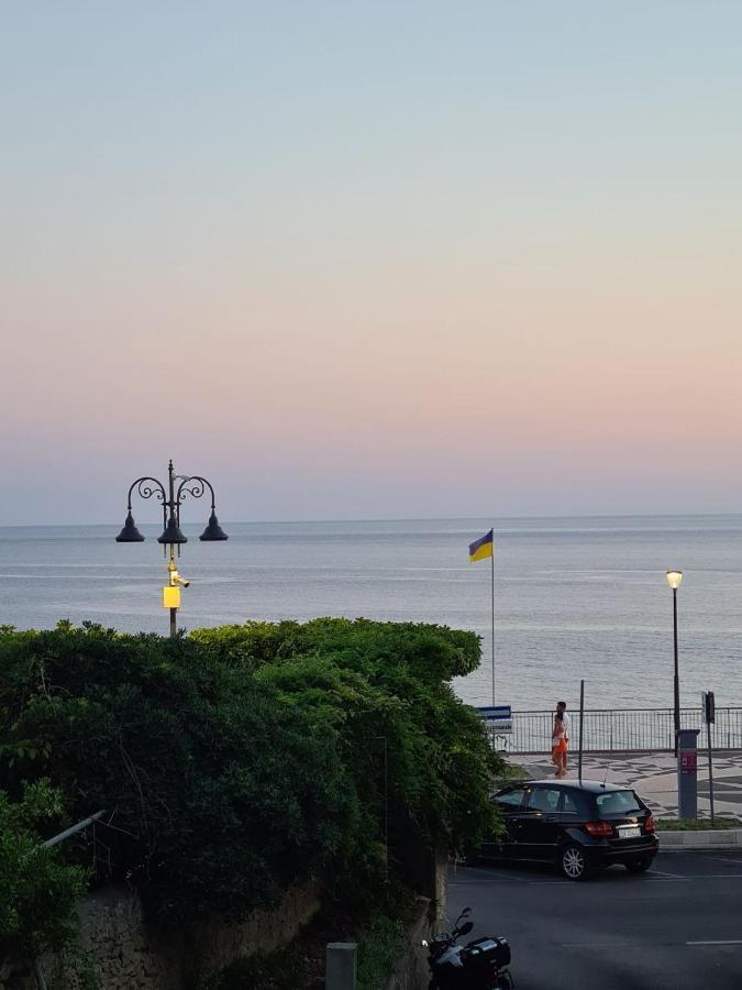 B&B Lungomare Diamante Esterno foto